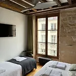 Hotel Boutique De La Place Des Vosges 3*