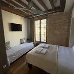 Boutique De La Place Des Vosges 3* Paris