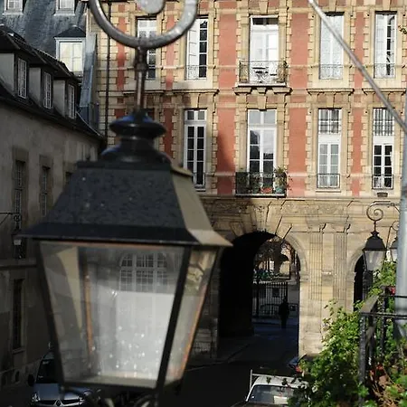 מלון Boutique De La Place Des Vosges