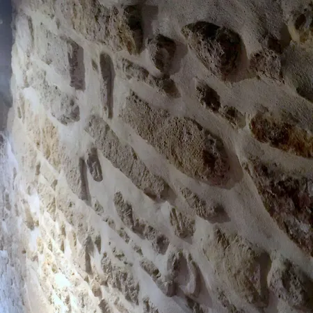 Boutique De La Place Des Vosges