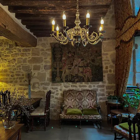 Boutique De La Place Des Vosges فندق 3*