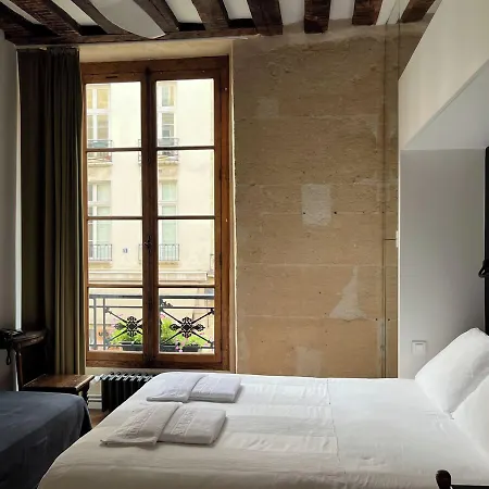 Hotel Boutique De La Place Des Vosges 3*