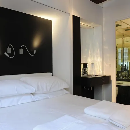 Boutique De La Place Des Vosges Hotel Parijs