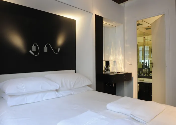 Boutique De La Place Des Vosges Hotell