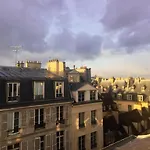Boutique De La Place Des Vosges