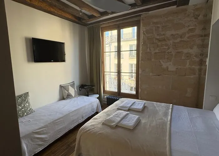 Boutique De La Place Des Vosges 3* Paris