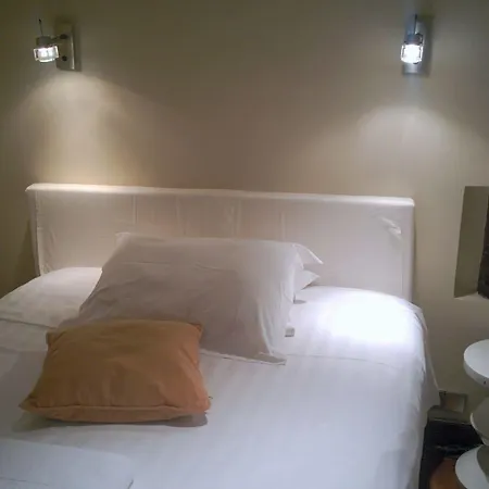 Ξενοδοχείο Boutique De La Place Des Vosges 3*